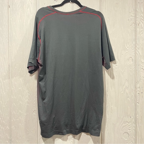 Lululemon Men’s Shirt size XL - Picture 2 of 5